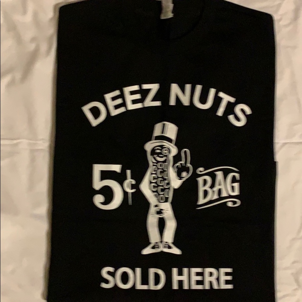 Men graphic t-shirt.